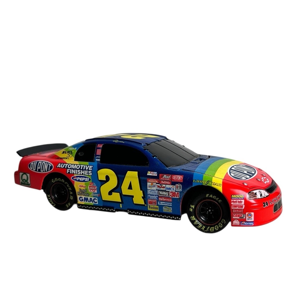 Jeff Gordon #24 DuPont 1999 Monte‎ Carlo Bank 1:24 Scale Limited Edition Car